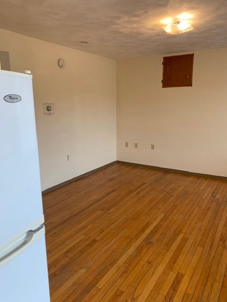 Building Photo - 123 W Nittany Ave