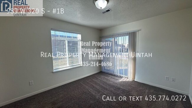 Building Photo - 320 S Vernal Ave