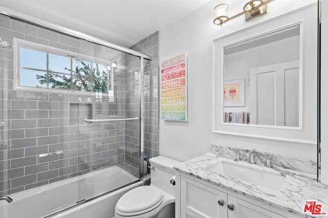 Building Photo - 1144 Yale St