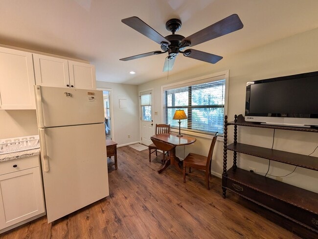 Building Photo - Furnished Montreat Basement Apartment! - Utilities Included