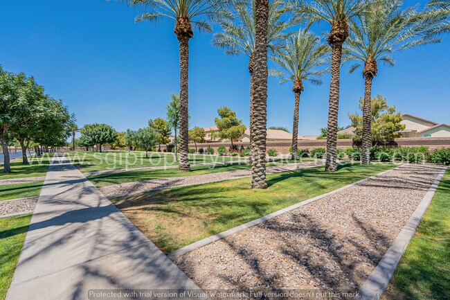 Building Photo - Beautiful split floorplan in a great neigh...
