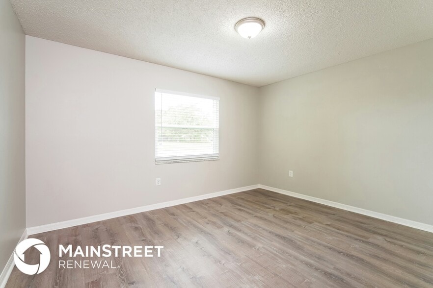 Building Photo - 5603 Lake Fox Cir