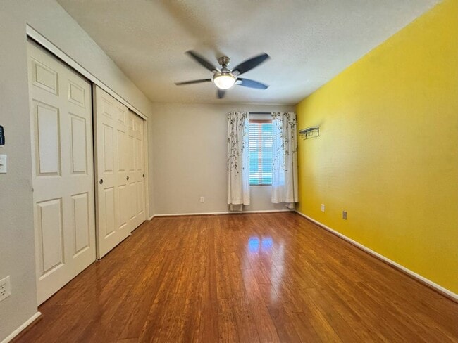 Building Photo - REMODELED 4 BEDROOM HOME WITH HUGE YARD, C...