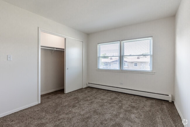 2BR, 1BA - 875SF - Primary Bedroom - 580 N Mill Rd