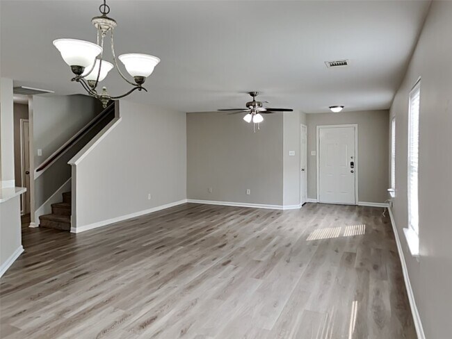 Building Photo - 7711 Cypress Edge Dr