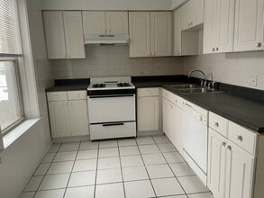 Building Photo - 548 Elmwood Ave