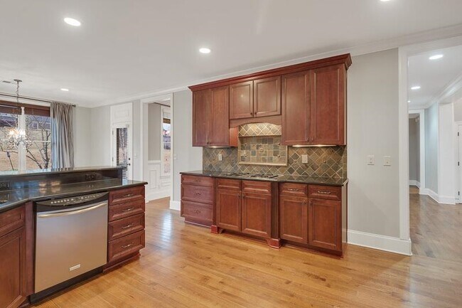 Building Photo - 10227 Matwood Oak Dr