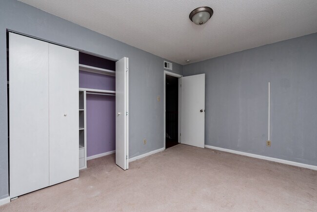 Bedroom #3 (Upper Level) - 4329 Chateau de Ville Dr