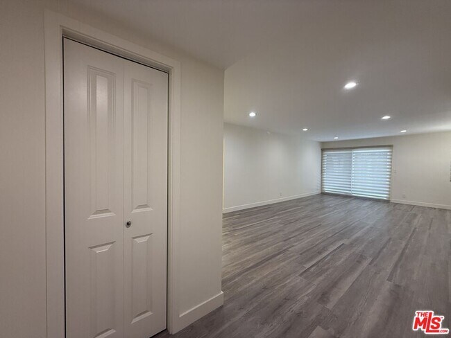 Building Photo - 1760 S Bentley Ave