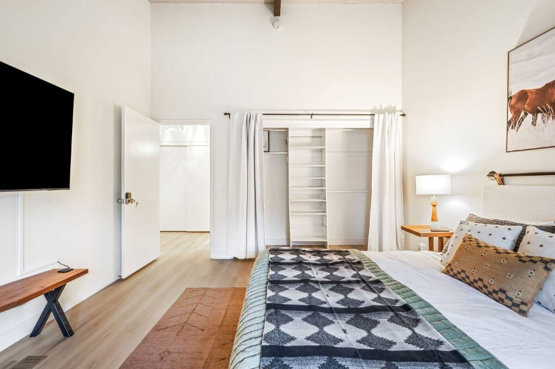 Building Photo - 140 Sand Hill Cir