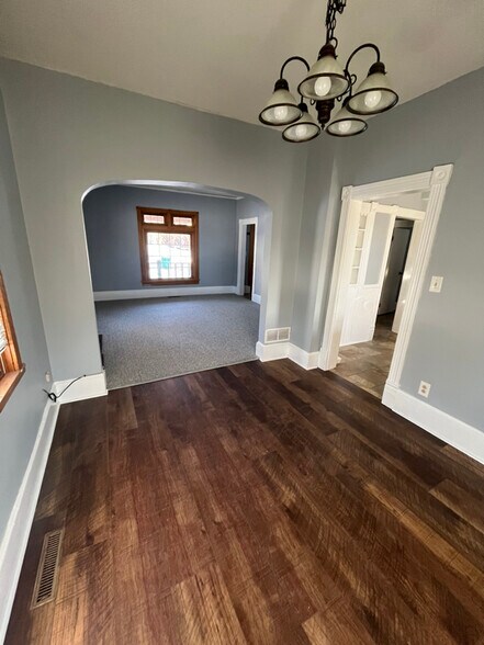 Building Photo - 231 2nd St