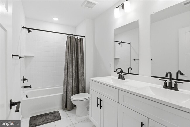 Building Photo - 15717 Tierra Dr