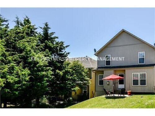 Building Photo - 1950 W Surrey-