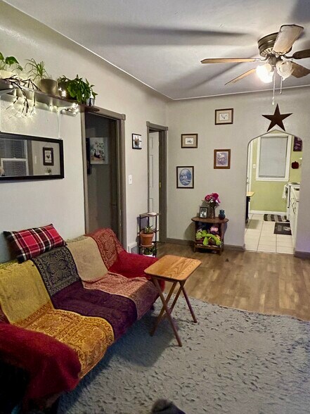 Building Photo - 419 N 43rd Ave W