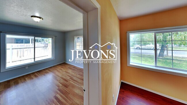 Building Photo - 3-bedroom home near Yakima Valley College ...