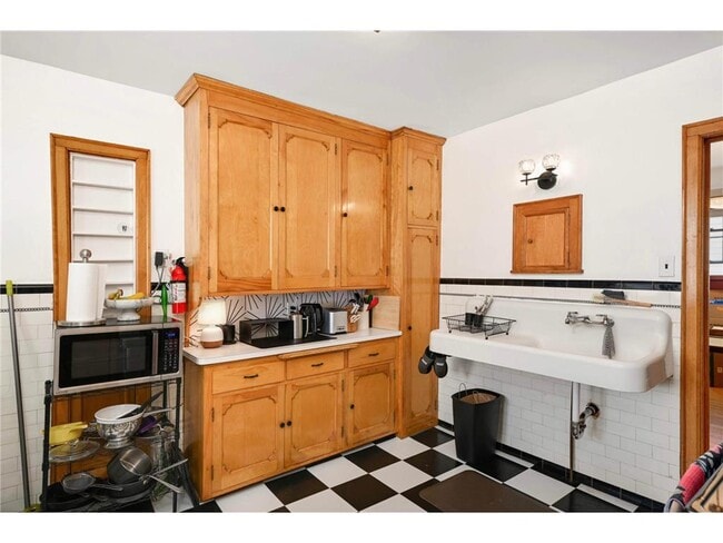 Building Photo - 4304 Beard Ave S