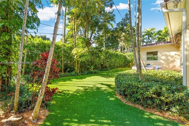 Building Photo - 414 Camilo Ave