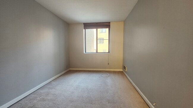 Building Photo - 1339 N Dearborn St