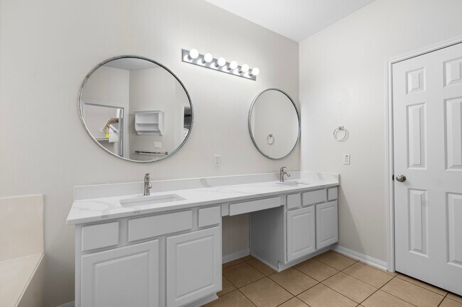 Building Photo - 34 Drifting Shadows Cir