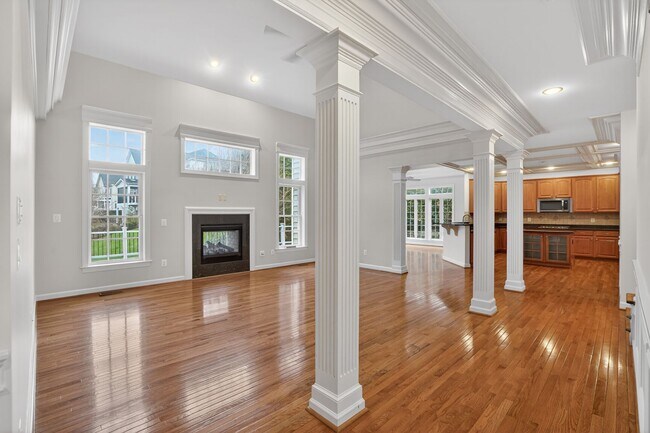 Building Photo - 43286 Canal Creek Pl