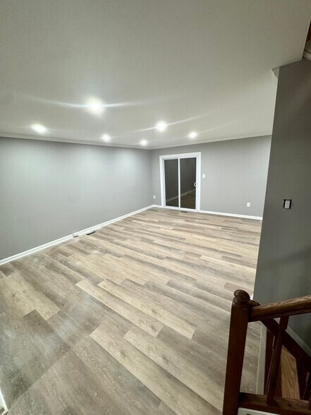 Main salon - 10234 Heron Pond Ter