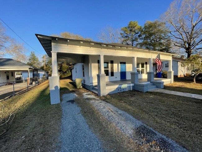 Primary Photo - 247 Woods St