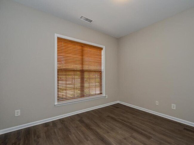 Building Photo - 14930 Ballantyne Village Way