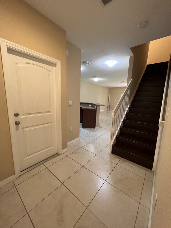 Building Photo - 3530 NW 29th Ct