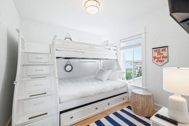 Building Photo - 110 E Blue Crab Loop