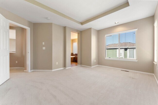 Building Photo - The Hearth of Highlands Ranch - 3bed + off...