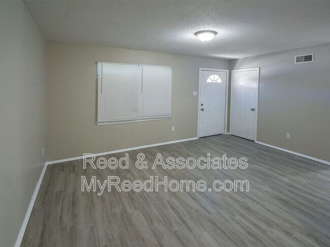 Building Photo - 3716 Dorado Ave