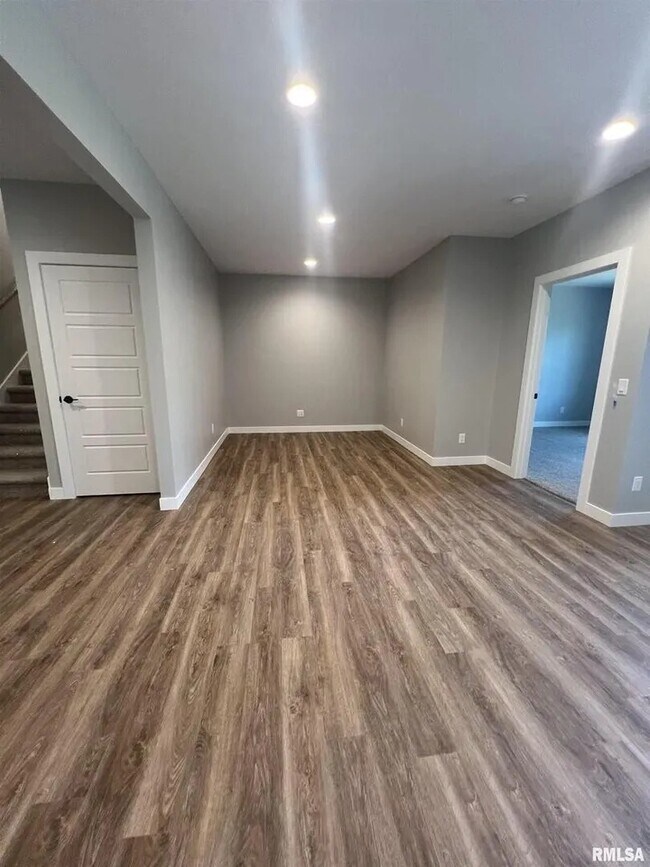 Building Photo - 5246 Pandit Dr