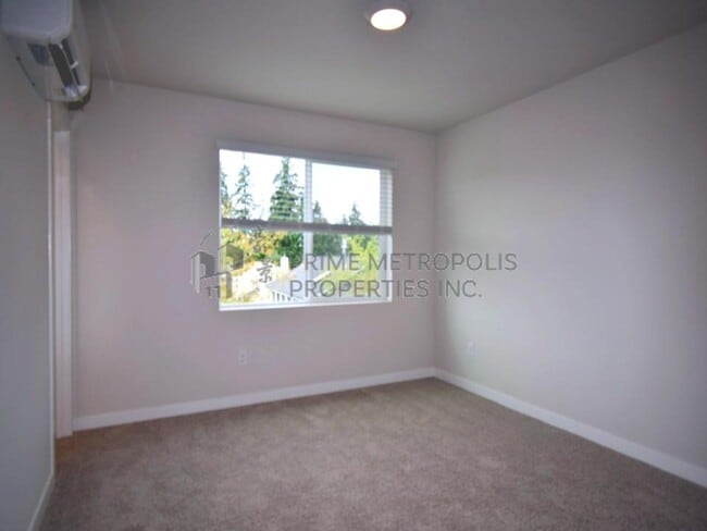 Building Photo - 15215 35th Ave W