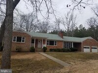 Building Photo - 8685 Ironsides Rd