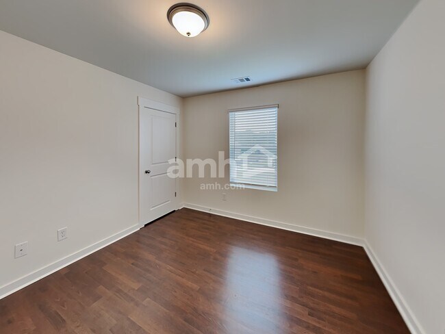Building Photo - 88 Landsdown Xing