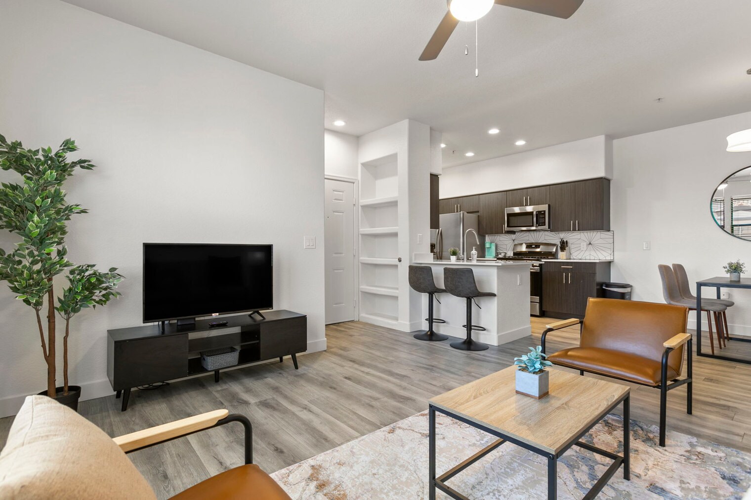 Building Photo - 9450 W Cabela Dr