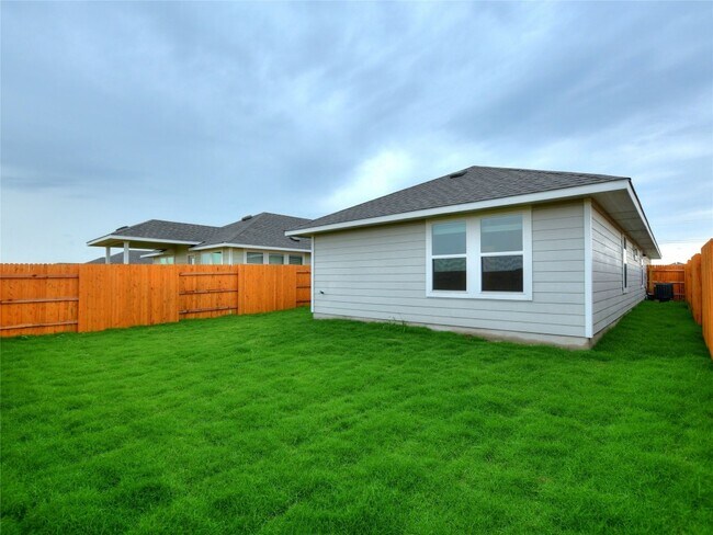 Building Photo - 214 Trailside Ln