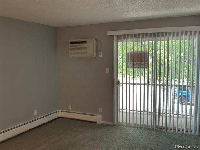 Building Photo - 1400 Golden Cir