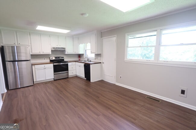 Building Photo - 1465 Irwinton Rd