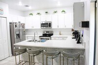 Building Photo - 315 NE 208th Terrace