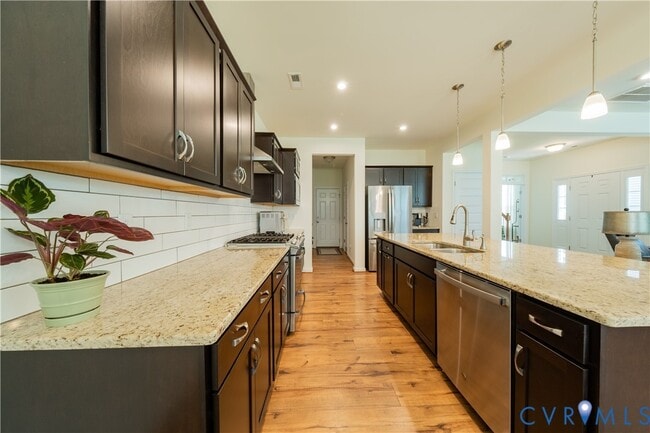 Building Photo - 18401 Palisades Ct