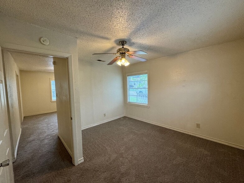 Building Photo - 1301 Franz Dr