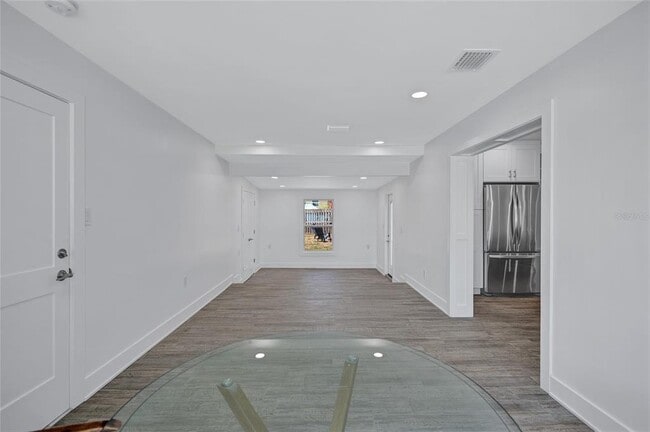 Building Photo - 4321 Sunrise Dr S