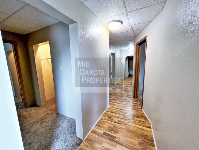 Building Photo - 420 E 6th Ave