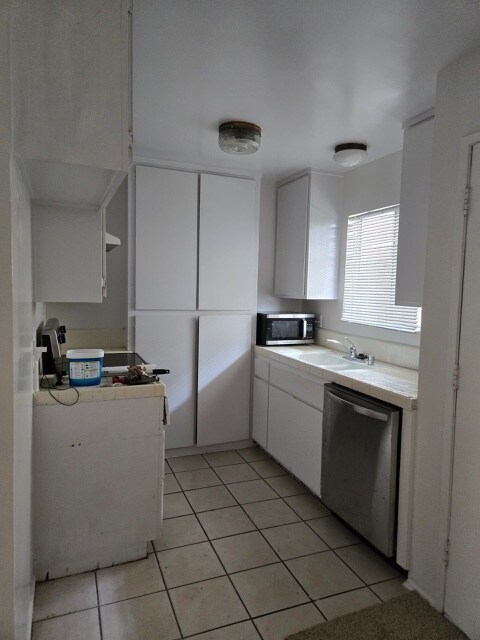 Kitchen - 2704 Ruhland Ave
