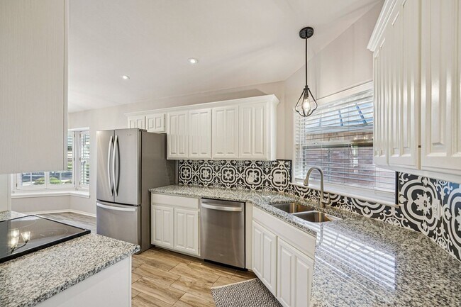 Building Photo - 127 Terrace Ln