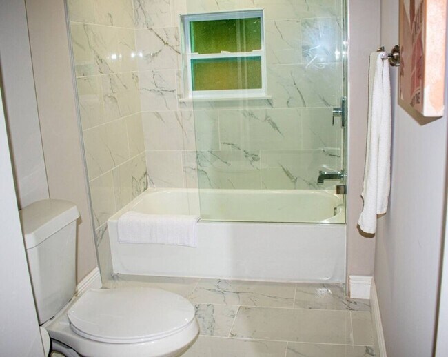Building Photo - Glamorous Ybor Home • near Downtown