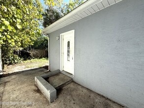 Building Photo - 415 S Robbins Ave