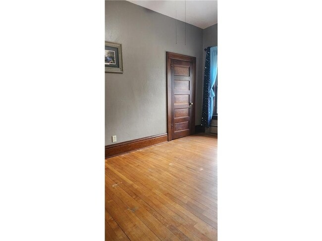 Building Photo - 108 2nd St S