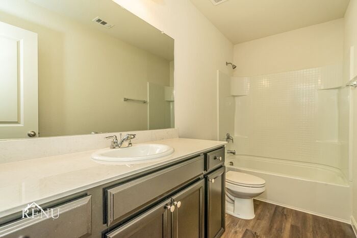 Building Photo - 506 London Dr